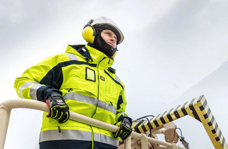 Augstas redzamības apģērbi